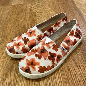 Floral TOMS 🌺